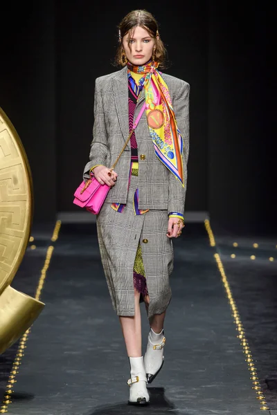 Look 43